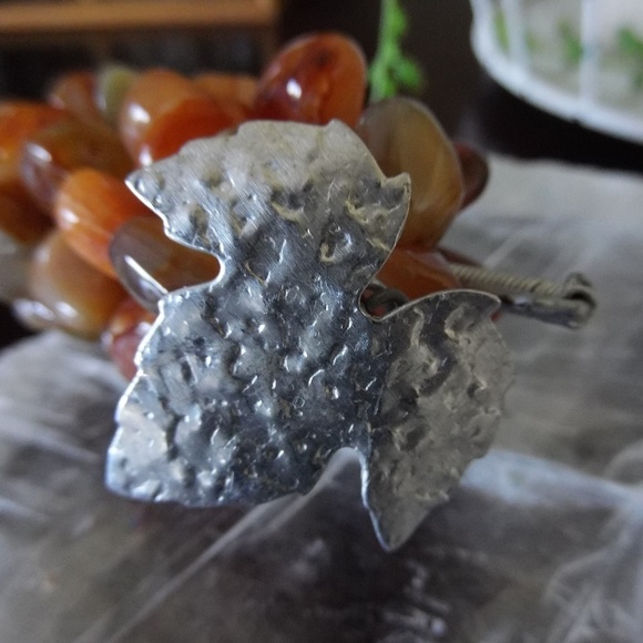 Vintage Carnelian Agate Grapes Cluster Metal Leaf - Picture 6 of 8